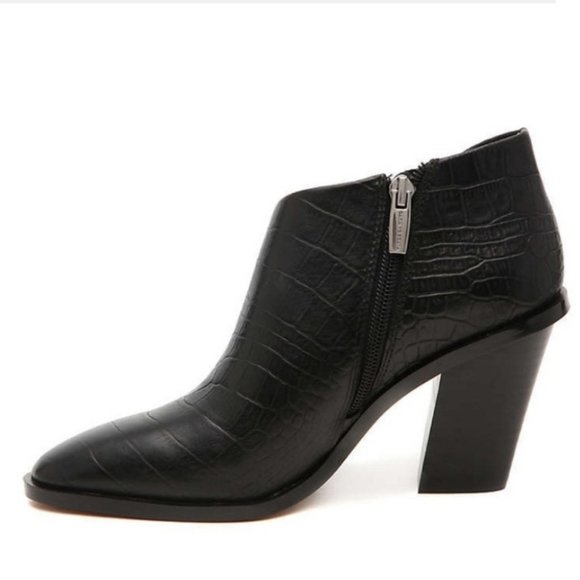 Vince Camuto Jorgetta Ankle Bootie Black Leather Size 9.5 - Picture 3 of 16